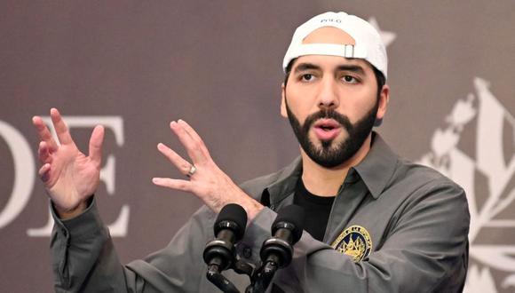 El presidente salvadoreño Nayib Bukele ofrece una conferencia de prensa en un hotel en San Salvador,. (Foto: AFP / STANLEY ESTRADA).