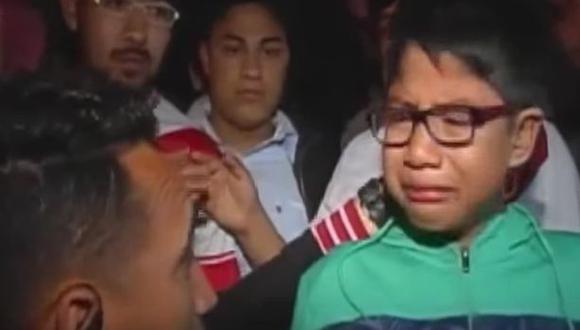 Niño llora desconsoladamente tras la derrota de Perú [VIDEO]
