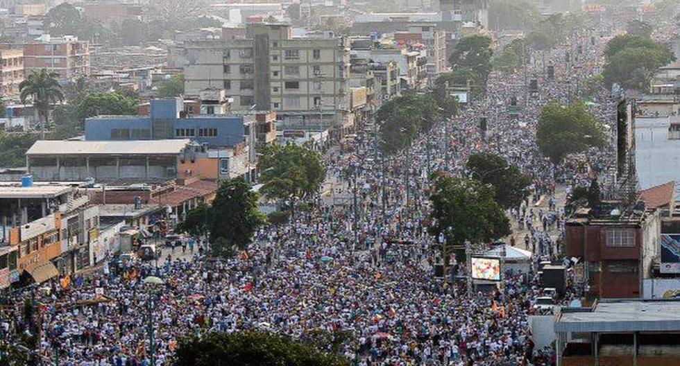 Unos 19 millones de venezolanos decidirán mañana su futuro en las urnas. (Foto: facebook.com/HenriqueCaprilesRadonski)