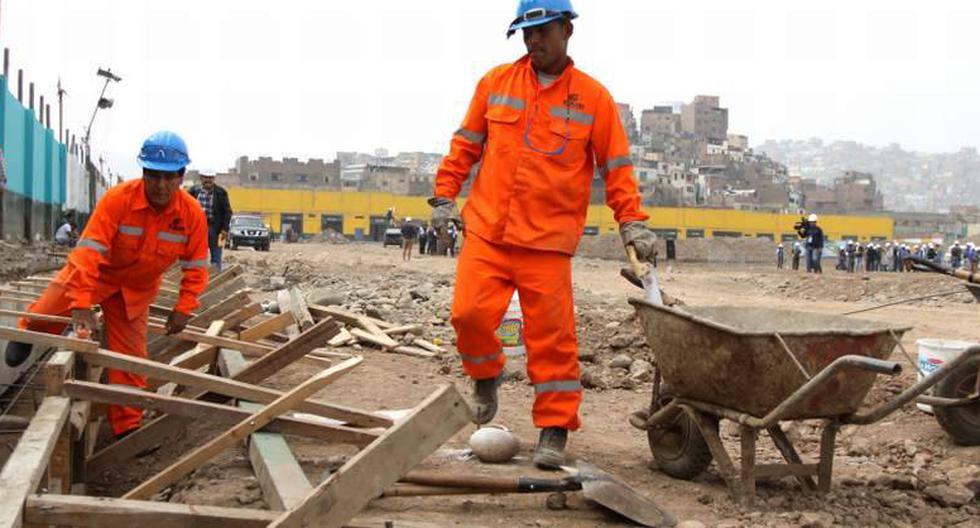 La conexi&oacute;n domiciliaria con tubo a la vista cuesta S/.1.800. (Foto: Andina)