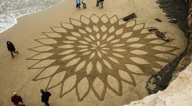 Arte en la playa: Conoce al hombre que dibuja en la arena - 1