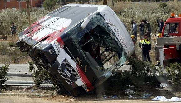 España: Mueren 13 estudiantes en choque de autobús