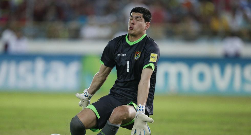 El meta Carlos Lampe agradeció las felicitaciones que le dieron los jugadores de Brasil. (Foto: Getty Images)