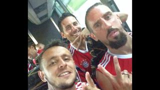 El selfie de Claudio Pizarro con Franck Ribéry y Rafinha