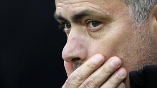 Mourinho y su mirada al perder el invicto en la Premier League