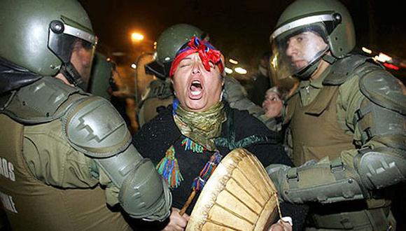 Policías chilenos son acusados de torturar a mapuches