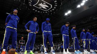 Minuto de silencio por la masacre en Texas: Warriors y Mavericks rindieron homenaje en la previa al partido de la NBA