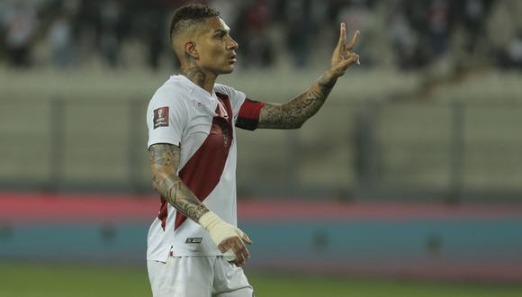 Presidente de Peñarol negó un acercamiento con Paolo Guerrero. (Foto: AFP)