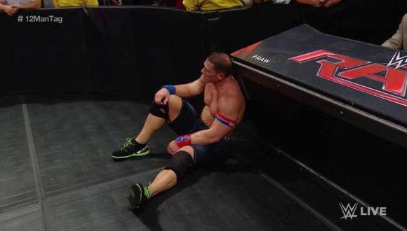 WWE: John Cena no pudo con The Club en pelea de 12 gladiadores