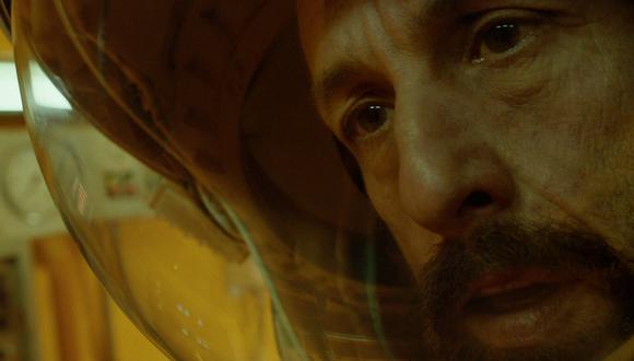 "Spaceman" es la nueva cinta que protagoniza el actor Adam Sandler exclusivamente para Netflix. (Foto: Netflix)