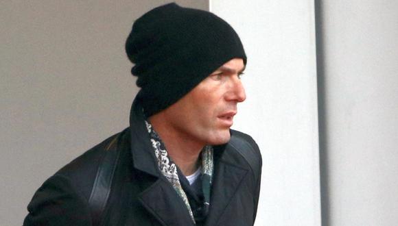 Zidane podría ser sancionado tres meses por entrenar sin título