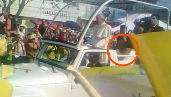 Curiosa imagen del papa Francisco causa revuelo en Facebook