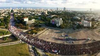 Día del Trabajador: Un millón de cubanos marchan y aclaman a su nuevo presidente