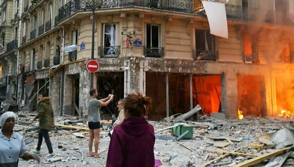 Francia | Explosión por fuga de gas deja 2 muertos y casi 50 heridos en una panadería en París. (AP)