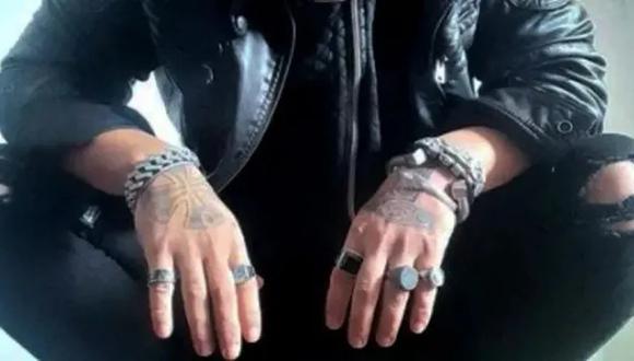En los dorsos de las manos, Sabag Montiel tiene tatuajes de la Cruz de Hierro y el Martillo de Thor. (Instagram).