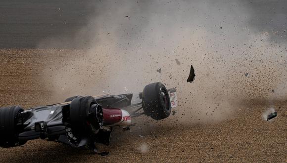 Guanyu Zhou de Alfa Romeo sufrió grave accidente tras el inicio del GP de Gran Bretaña. (Foto: F1)