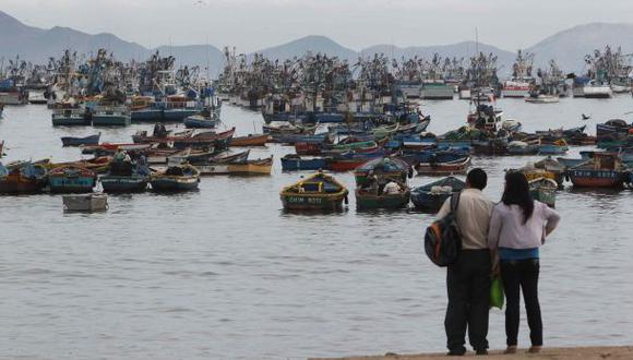 Familiares piden buscar a seis pescadores perdidos