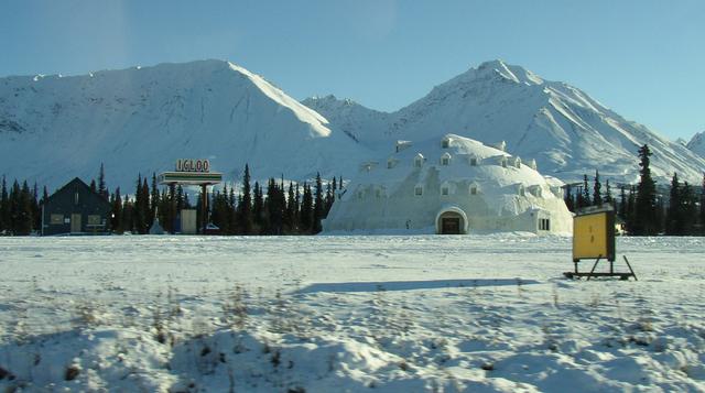 Este enorme iglú deshabitado llama la atención en Alaska - 2