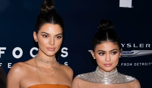 Kendall y Kylie Jenner están en un serio embrollo. (AFP)
