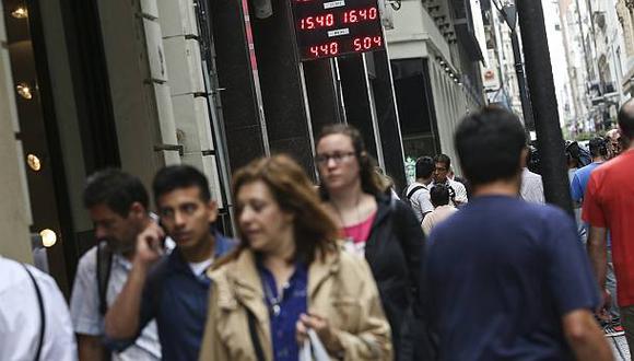 Argentina eleva salario mínimo hasta los US$560 para el 2017