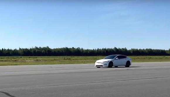 El Tesla modificado logró marcar un récord de velocidad. (Imagen: Guillaume André / YouTube)