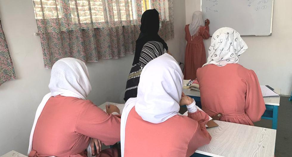 The secret school for Afghan girls that defies the Taliban