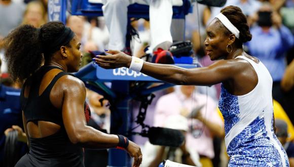 US Open: Serena Williams venció a su hermana y avanzó a semis