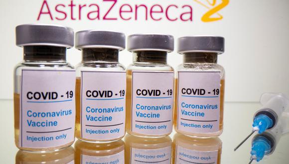 Oxford AstraZeneca dice haber encontrado la “fórmula ganadora” para su vacuna contra el coronavirus y espera aprobación. (REUTERS/Dado Ruvic/Illustration).