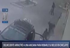 Perú: cámara registra a ladrón agrediendo a anciana para robarle