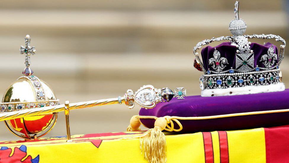Imperial State Crown on the coffin of Elizabeth II in September 2022. (GETTY IMAGES).
