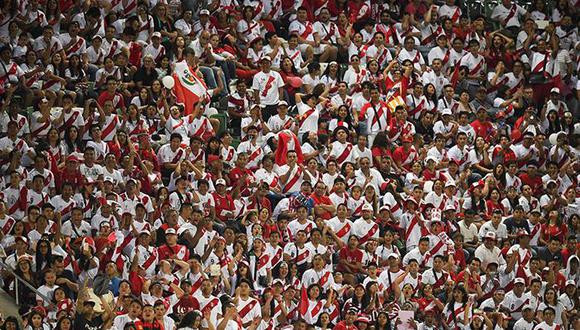 Los furiosos cánticos de los hinchas peruanos exigiendo la renuncia de Juan Reynoso de la selección peruana| VIDEO. (Foto: EFE)