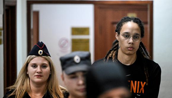 La superestrella estadounidense de baloncesto de la WNBA, Brittney Griner, en una audiencia en el Tribunal de Khimki, en las afueras de Moscú, el 27 de julio de 2022. (Foto: Kirill KUDRYAVTSEV / AFP)