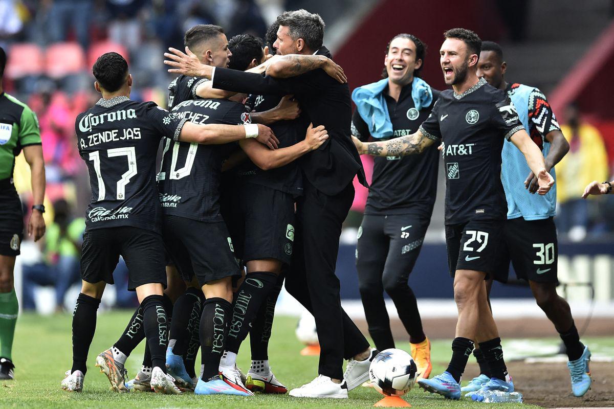 América venció a Toluca con goles de Roger Martínez, Diego Valdéz y Alex Zendejas. (Foto: AFP)