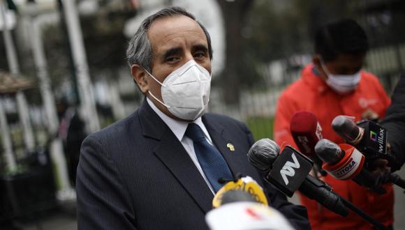 Ricardo Burga, vocero alterno de Acción Popular, fue agredido cuando declaraba a la prensa (Foto: Grupo El Comercio)