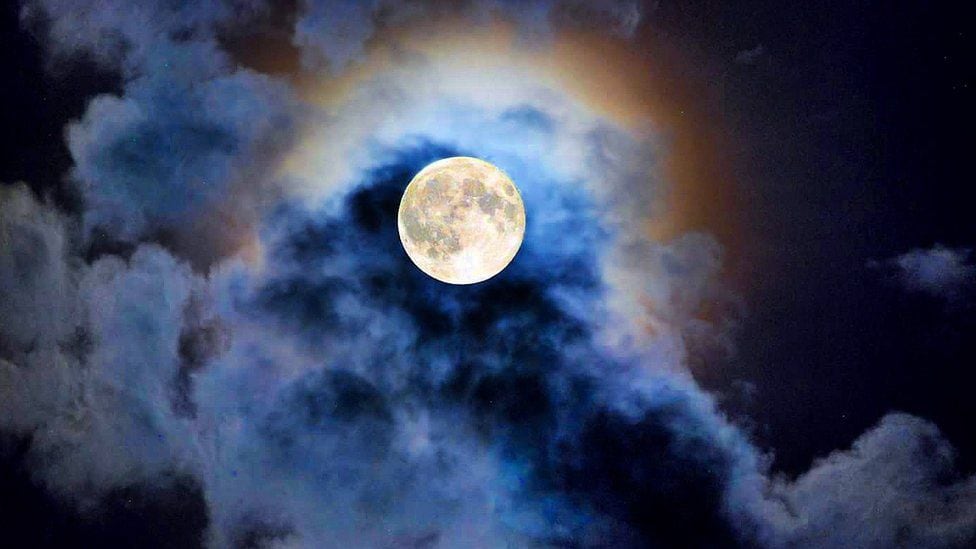 There are people who believe that the full moon has a negative influence on human beings.  /GETTY IMAGES