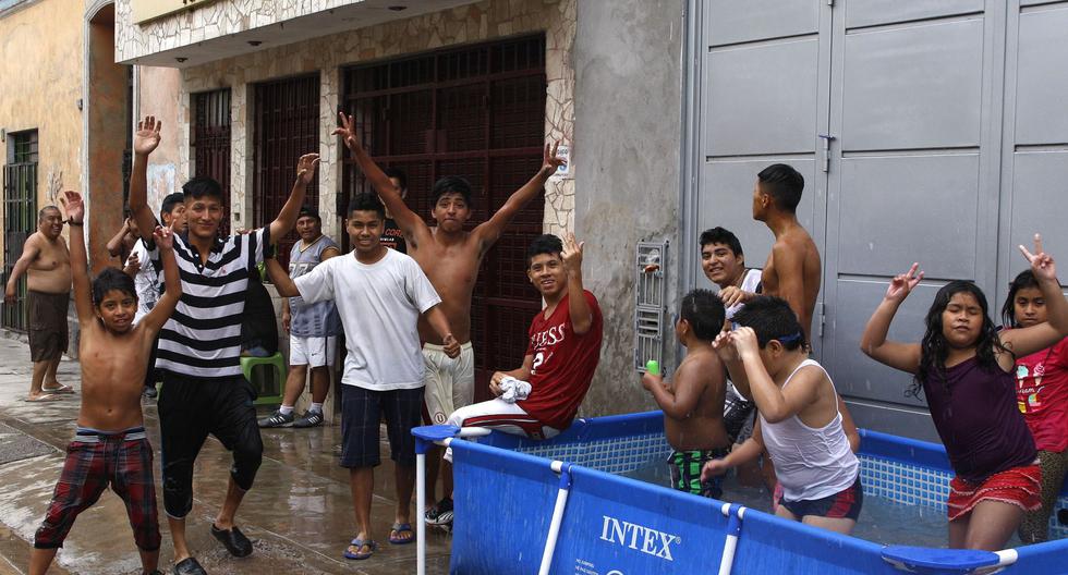 Las personas que instalen y usen piscinas portátiles y armables en las calles del distrito de Los Olivos serán sancionadas con multas de S/ 4,050. (Foto: Andina)