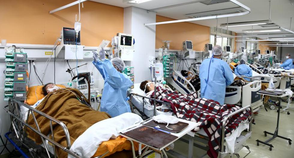 Esta imagen del jueves muestra al personal médico en la sala de urgencias del hospital Nossa Senhora da Conceicao que está saturado por el brote de coronavirus COVID-19 en Porto Alegre, Brasil. (Foto: Reuters / Diego Vara)
