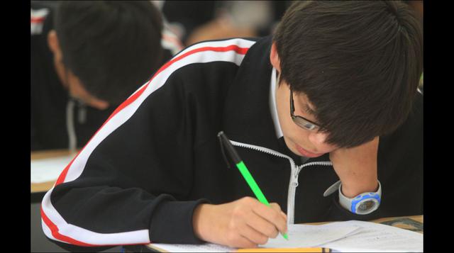 Escolares dan prueba de selección para Olimpiada de Matemáticas - 6