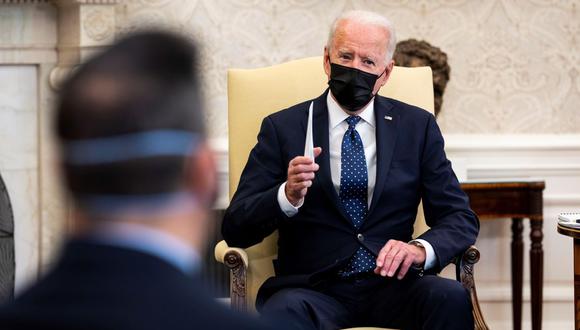 El presidente de Estados Unidos, Joe Biden, ofrece declaraciones públicas en el Despacho Oval de la Casa Blanca, en Washington. (EFE/EPA/Doug Mills / POOL).