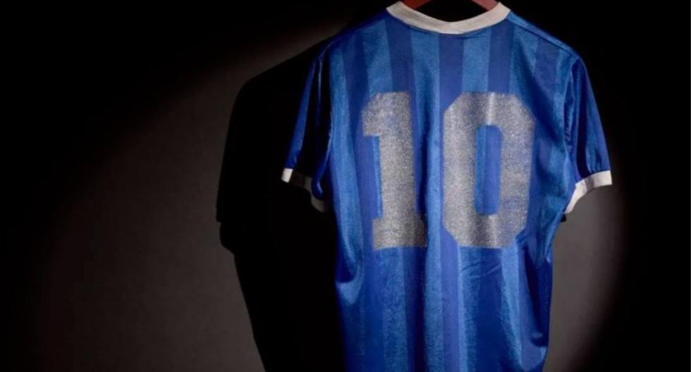 Este miércoles se pagó casi 9 millones de dólares por la camiseta con la Diego Maradona marcó historia en México 86.