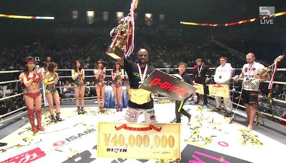 'King Mo' Lawal ganó 3 peleas en 2 días y se coronó en Japón