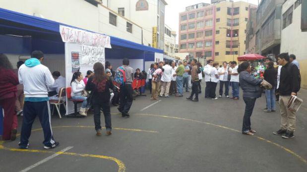 Huelga médica: pocos pacientes acuden a carpas del Loayza - 1