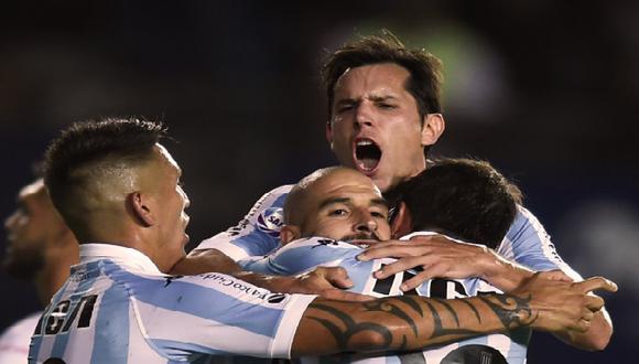 Racing venció 3-1 a Huracán y se mantiene como el único líder de la Superliga Argentina. | Foto: SC
