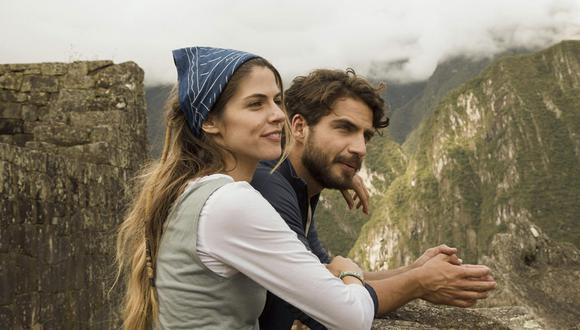 Stephanie Cayo y Maxi Iglesias en Cusco. (Foto: Netflix)