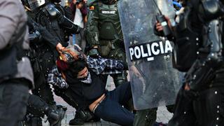 Denuncian la muerte de al menos ocho jóvenes durante incendio en celda de estación policial de Colombia