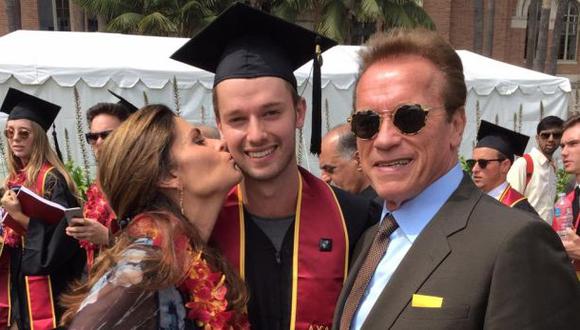 Facebook: Arnold Schwarzenegger celebró graduación de su hijo
