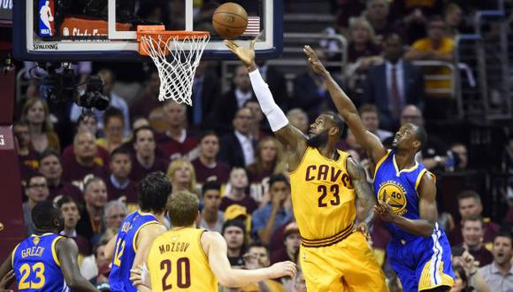 Cavaliers vencieron a Warriors y lideran 2-1 las Finales NBA