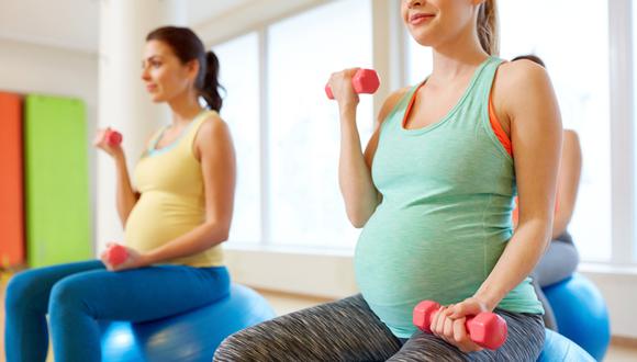 La estimulación prenatal ayudarán a la gestante manejar la ansiedad, aminorar el dolor de parto, hacer una correcta técnica de respiración y crear una ambiente de relajación. Foto: Shutterstock