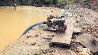 Sunat intercepta combustible en ruta hacia mineros ilegales