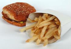 Obesidad: expertos dicen que es problema de calorías, no de consumo de azúcar